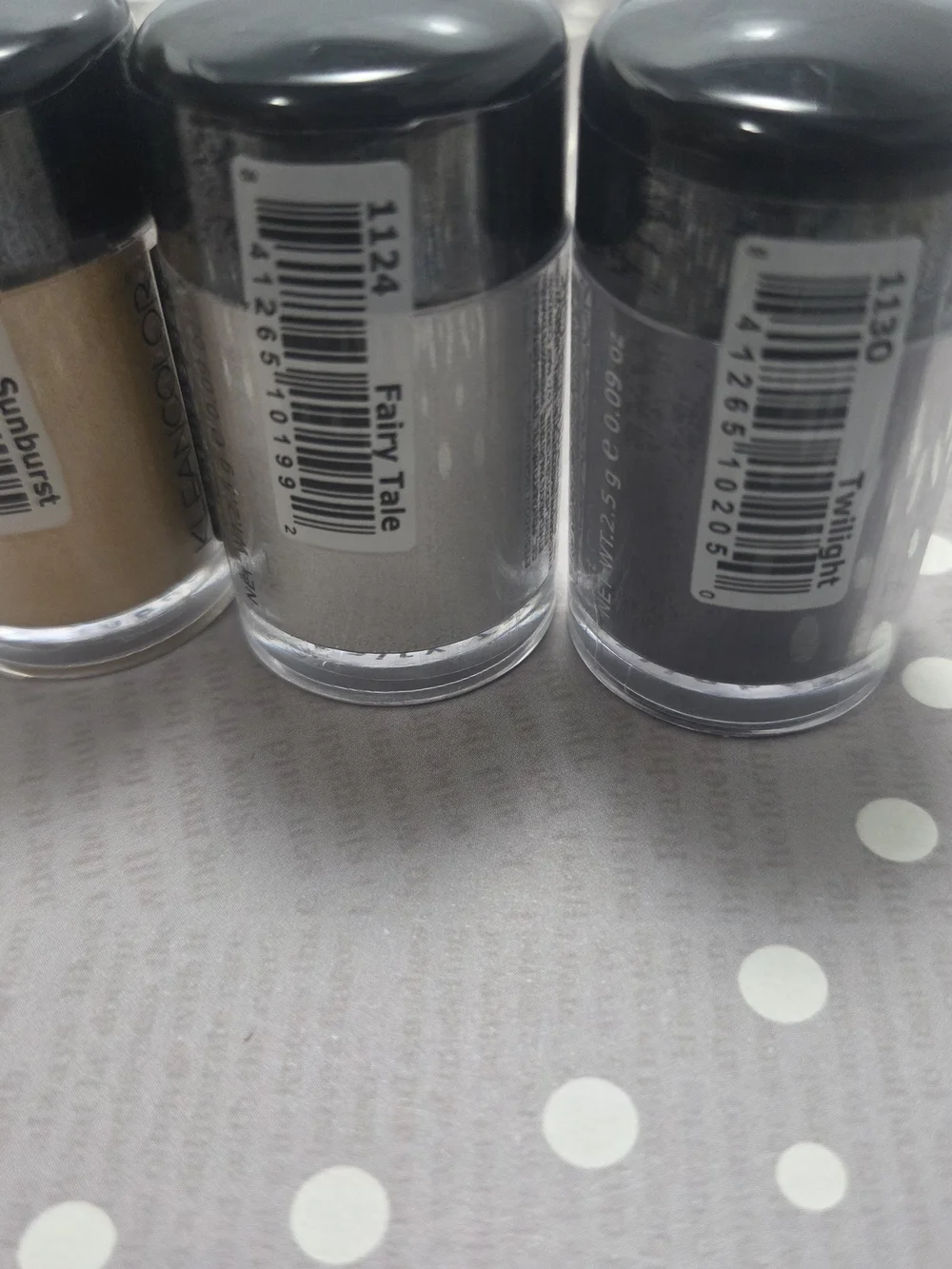 Kleancolor includes loose